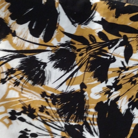 VAN HEUSEN Floral Midi Butterscotch, Blk,White SZ 10 - Picture 9 of 10